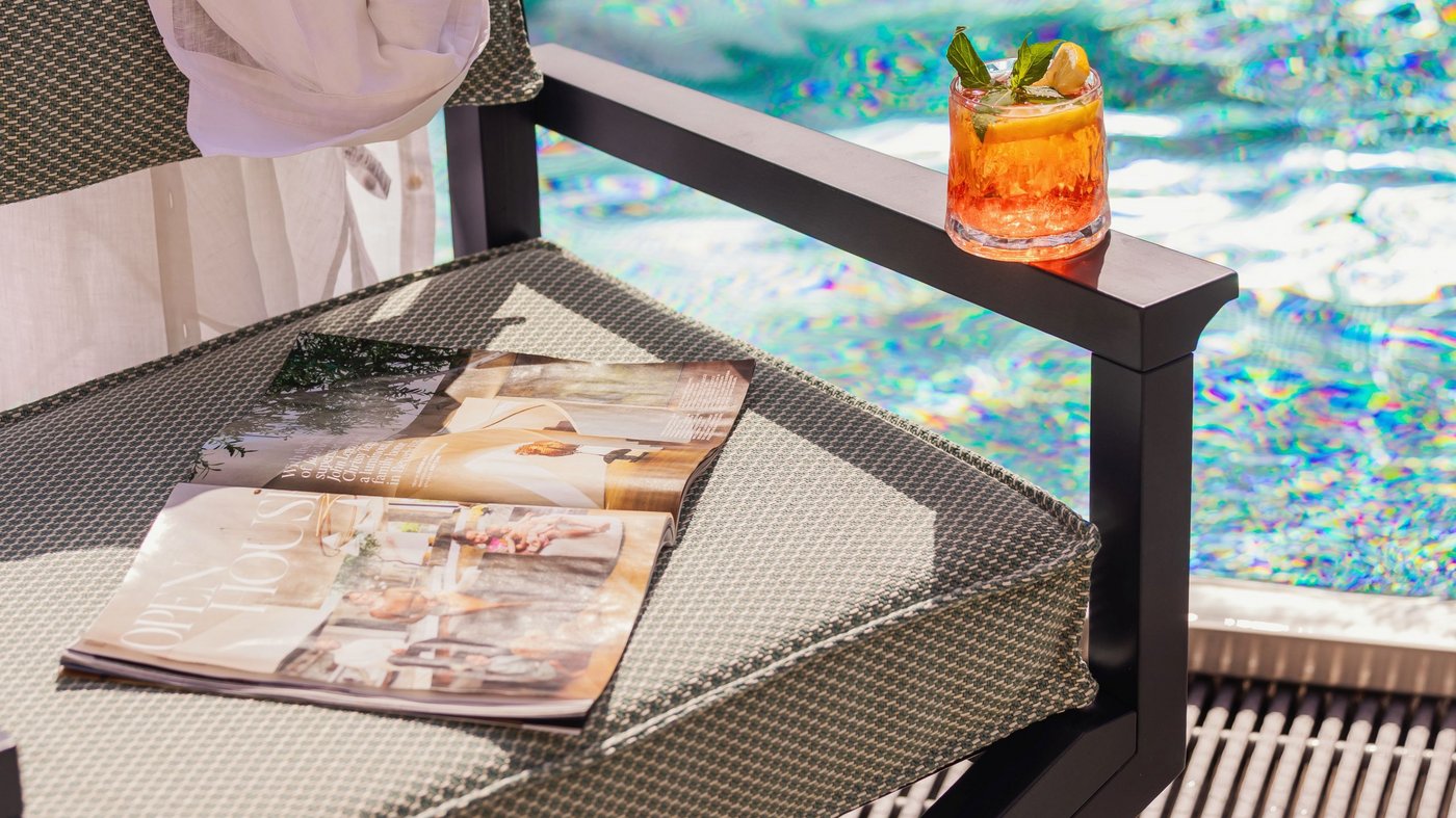 Unser Hotel am Katschberg: an der Piste, bei Tisch, im Pool Unser Hotel am Katschberg: an der Piste, bei Tisch, im Pool