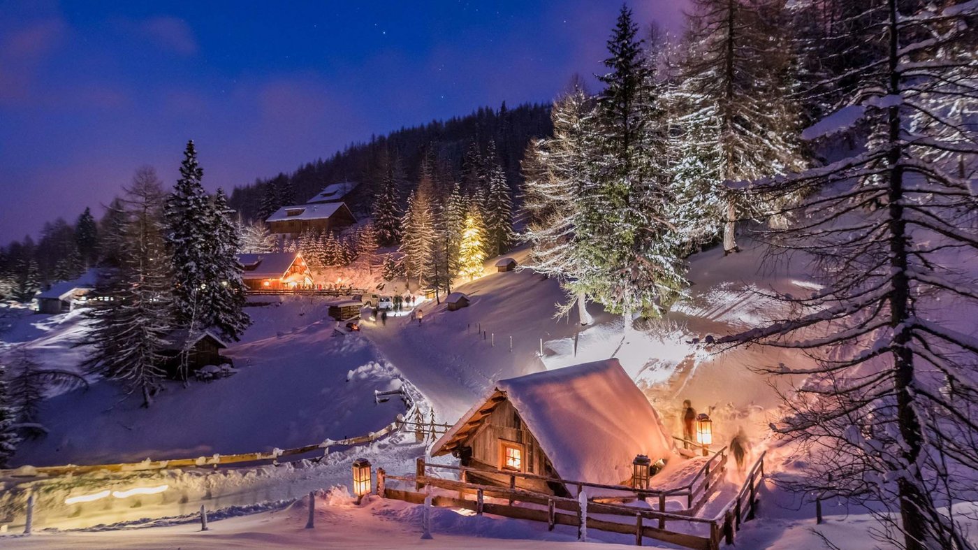 Unser Hotel am Katschberg: an der Piste, bei Tisch, im Pool Unser Hotel am Katschberg: an der Piste, bei Tisch, im Pool