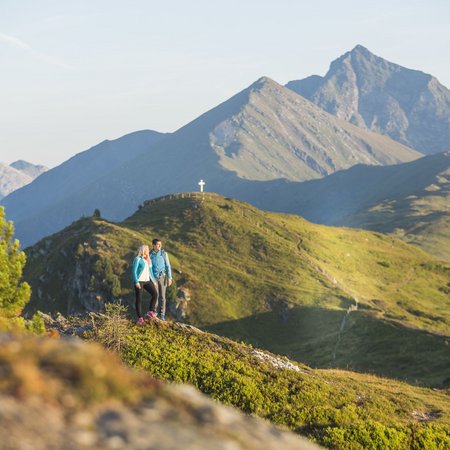 Adventure holiday? A family of hosts awaits you. Adventure holiday? A family of hosts awaits you.