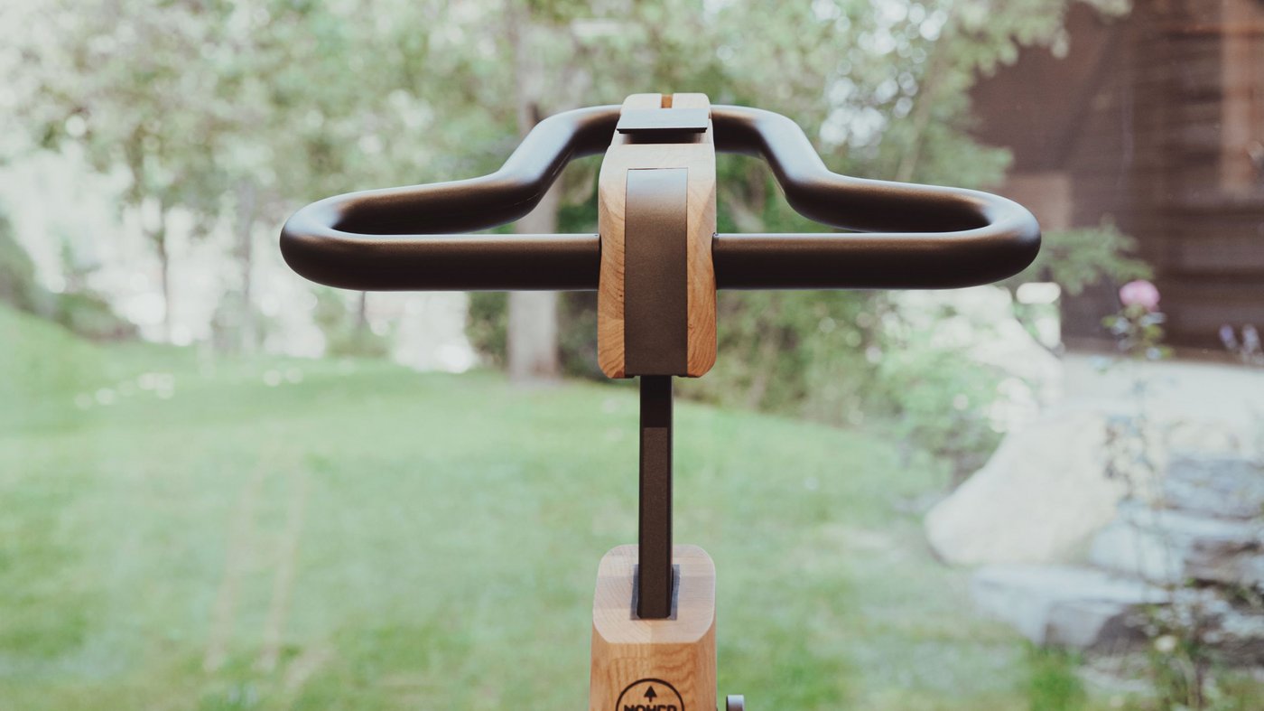 Unser Hotel am Katschberg: an der Piste, bei Tisch, im Pool Unser Hotel am Katschberg: an der Piste, bei Tisch, im Pool